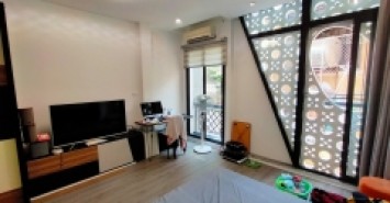 Bán nhà Phạm Ngọc Thạch gần 5 tỷ phân lô 42m2 x 4 tầng hiện đại, ngõ to rộng