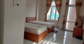 Bán toà nhà căn hộ mặt tiền đường Triệu Việt Vương, Sơn Trà, 4 tầng, 66 m2, Ô tô đỗ, gần biển Mỹ Khê. Chỉ 19,5 tỷ. 0843-899-666.