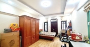 Bán nhà Gấp phố Xã Đàn tặng toàn bộ nội thất 38m2 5Tầng MT 3,8m nhỉnh 5 tỷ LHCC.