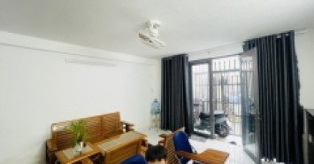 Bán nhà 2 tầng trong ngõ Kha Vạn Cân, Linh Đông, Thủ Đức, TP HCM. DT 47m2, giá 4,6 tỷ, sổ hồng, liên hệ 0933125879.