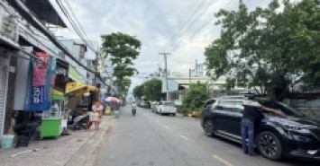 Bán nhà mặt phố ngay Dương Bá Trạc 3,8x15  khu kinh doanh sầm uất