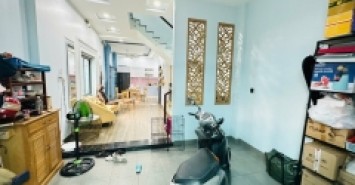 Bán nhà 3 tầng, DT 75m2, Số 7, Linh Trung, Thủ Đức, TP HCM giá 7,89  tỷ, sổ hồng. Liên hệ: 0933125879.