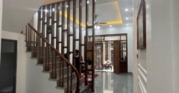 NHÀ MỚI Ở NGAY HOÀNG QUỐC VIỆT – NGÕ THÔNG – GẦN PHỐ - DÂN TRÍ CAO, AN NINH TỐT 4T x 54M2, 6.8 TỶ