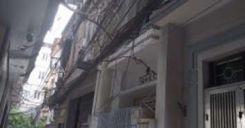 SIÊU PHẨM CẦU GIẤY – HÀNG XÓM QUẬN ỦY – Ô TÔ 16 CHỖ ĐỖ CỔNG – GẦN HỒ - NHỈNH 5 TỶ