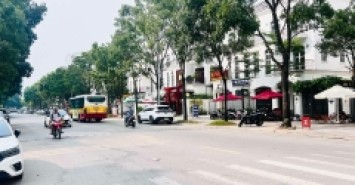 nhà đẹp Long Biên 90m x 5 tầng, mặt tiền 6m , gara 7 chỗ, vỉa hè, ôtô tránh, thang máy, full nội thất