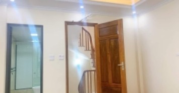2.5 tỷ Ngõ siêu to 25m2, 5T Ngã Tư Sở sát Royal City, 2 mặt thoáng