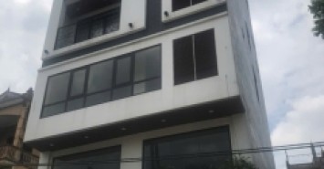 BAN NHÀ TRUNG TÂM HUYỆN , NGÕ NÔNG Ô TÔ ĐỖ CỬA 40m/ 5 TẦNG CHỈ 4 TỶ