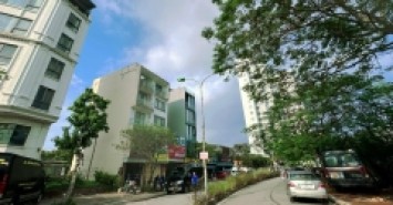 Bán đất hai thoáng Cổ linh vị trí siêu đỉnh mặt tiền khủng 70m mặt tiền 6.8m giá 17.8 tỷ