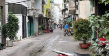 Nhà mới ở ngay đón tết, ngay trung tâm Phú Nhuận. Gần mặt tiền, bệnh viện, trường học, giáp Q1, Q3, Bình Thạnh, Gò Vấp. 3 PN, 2WC, tiện vừa ở vừa kinh doanh.