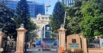 MẠC THÁI TỔ - TRUNG KÍNH, CĂN HỘ CHUNG CƯ GIÁ TỐT Ở SƯỚNG, 129M2 3PN 2VS, PHÒNG KHÁCH RỘNG THÊNH THANG GIÁ BÁN 30TR/M2