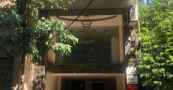 Nhà 2 tầng cũ Đống Đa ô tô tránh, vỉa hè rộng ô tô đỗ ngày và đêm 80m2, MT6m, giá 12 tỷ (có thương lượng)