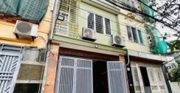 BÁN NHÀ MẶT NGÕ PHỐ LĨNH NAM, Vị trí đắc địa, Ô tô đỗ cửa DT 35m 5T. CHỈ 3 Tỷ 880 triệu.