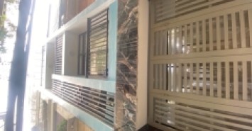 BÁN NHÀ MẶT NGÕ LĨNH NAM. KINH DOANH, Ô TÔ QUA NHÀ 39M 5T Chỉ 4 tỷ 650 triệu