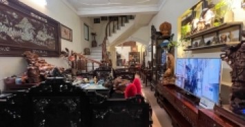 NHÀ ĐẸP DÂN XÂY NGUYỄN VĂN CỪ DIỆN TÍCH RỘNG THIẾT KẾ ĐẸP NỘI THẤT XỊN GẦN MẶT PHỐ CÁCH ĐẦU CẦU CHƯƠNG DƯƠNG HƠN 100M .