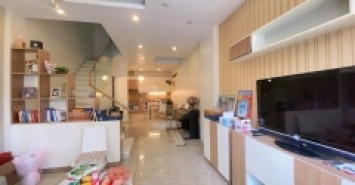 Bán GẤP nhà Ngõ 236 Phố Tân Mai quận Hoàng Mai- nhà đẹp rất gần phố gần Ô tô
