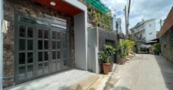 Bán nhà Đường Âu Cơ - 63.3m2 - 4 phòng ngủ - Hẻm 5m xe hơi vào nhà