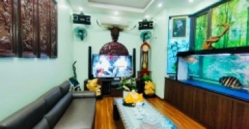 Phố Hoàng Hoa Thám - cách 1 nhà ra mặt phố - 45m2 5 tầng mt10m cắt lỗ 5 tỷ còn 9.8 tỷ