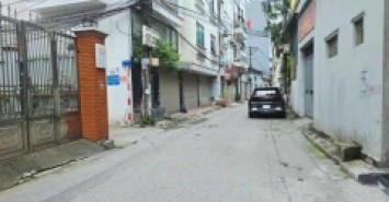 Cô Lan cán bộ về hưu gửi bán nhà trung tâm Thạch Bàn, Long Biên dưới 6.6 tỷ. DT 40m2