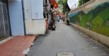 Nhà mặt ngõ Dương Quảng Hàm106m ô tô đỗ cửa ,thoáng trước sau, kinh doanh tốt giá 11,9 tỷ.