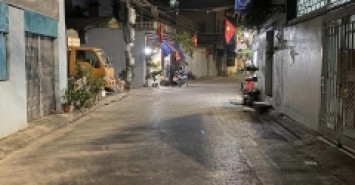 bán nhà 4 tâng tổ 12 THẠCH BÀN 33m2 chỉ 2,5 ty
