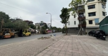 Bán đất Ngô Gia Tự Long Biên - Vỉa hè như Sân bóng- Kinh doanh 50m- 10.5 tỷ