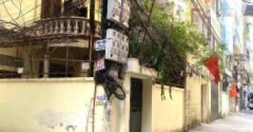 Ngõ 299 đường hoàng mai bán 82M tặng nhà lô góc 7 chỗ quay đầu kinh doanh