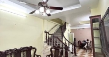 Chào Đón Bạn Về Ngôi Nhà Xuân Thủy 35m2 Gần Ô Tô Tránh ngõ thông