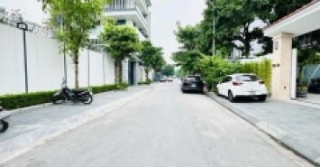 bán nhà Việt Hưng, 329m , mặt tiền 12.2m, phân lô, vỉa hè, ôtô dừng đỗ ngày đêm