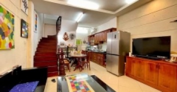 BÁN NHÀ DỊCH VỌNG CẦU GIẤY, HÀNG XÓM FLC, 2 BƯỚC RA PHỐ, GẦN CÔNG VIÊN, 48M2 CHỈ NHỈNH 5TỶ