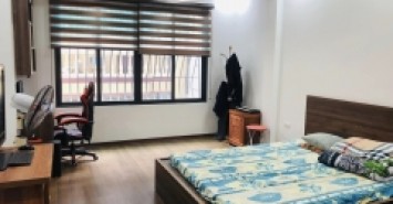 BÁN GẤP NHÀ ĐẸP PHÙNG CHÍ KIÊN, 2 THOÁNG, ÔTÔ ĐÕ GẦN, 45M2 CHỈ NHỈNH 5TỶ
