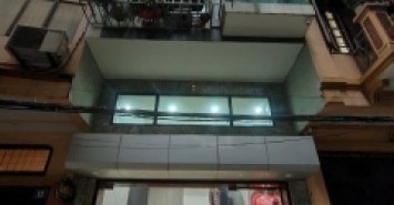 Bán nhà phố Nguyễn Chí Thanh, Đống Đa. Gara oto 7 chỗ - oto tránh. 43m2 x 6T x MT 4.3m. Giá 13.7 tỷ