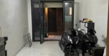 Bán nhà trong ngõ phố Quan Nhân -  33m 5 tầng 8,05 tỷ ba gác thông - Sổ đỏ vuông vắn