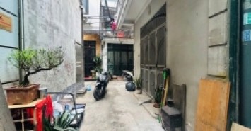 Bán 73M lạc trung tặng nhà SH quay đầu sát phố hai bà trưng