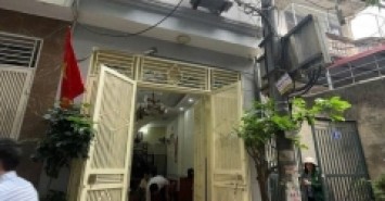 Bán nhà đường hoàng mai 4 tầng dân xây ô tô đỗ cửa lô góc