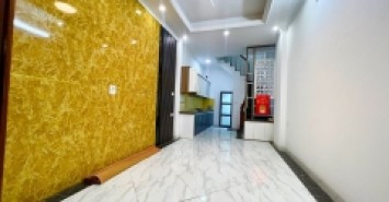 Hạ gấp.  Nhà Hai Bà TRưng, ngõ thông, kinh doanh xây mới 30m 5 tầng chỉ 4.25 tỷ.