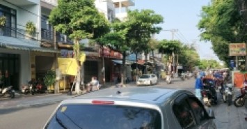 Nhà 3 tầng Tiểu La Hải Châu Đà Nẵng DT 80m2 giá 7 tỷ Siêu Ngộp Lh 0988677254