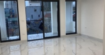 Bán nhà phố Thái Hà, gara ô tô, nhà gần phố, nhà đẹp, 4 phòng ngủ, giá chào bán 15 tỷ.