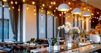 Bán khách sạn Hàng Da, 175 m2, 9 tầng thang máy, 181 tỷ, dòng tiền 3.5 tỷ/ năm