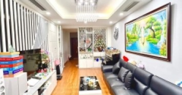 NHÀ ĐẸP Ở PHÙNG CHÍ KIÊN -PHÂN LÔ Ô TÔ - MẶT NGÕ KINH DOANH - 2 THOÁNG TRƯỚC SAU - FULL NỘI THẤT TIỀN TỶ.