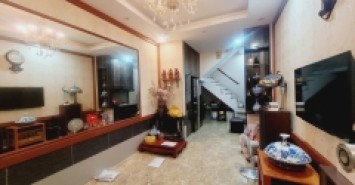 BÁN NHÀ TÔN ĐỨC THẮNG ĐỐNG ĐA NHÀ ĐẸP Ở LUÔN NGÕ RỘNG THOÁNG 5 TẦNG 7,5 TỶ