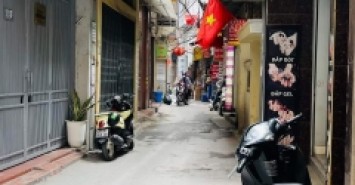 BÁN NHÀ PHỐ TRUNG KÍNH ,TIỆN ÍCH NGẬP TRÀN