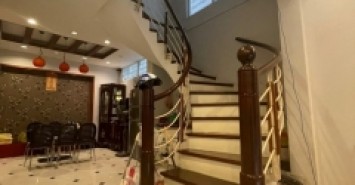 GIÁ ĐẦU TƯ Vũ Tông Phan gần phố Dt 42m2 x 4 tầng, MT4.3m, giá 3.8 tỷ.
