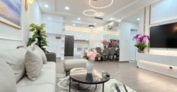 Cần bán căn 3 phòng ngủ full nội thất đẹp, tỉ mỉ giá tốt