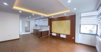 Bán nhà phân lô cách 60m mặt phố Cầu Giấy 60m Cầu Giấy, 8m ra ô tô, 5 tầng nhà mới toanh. Gía 5.2 tỷ