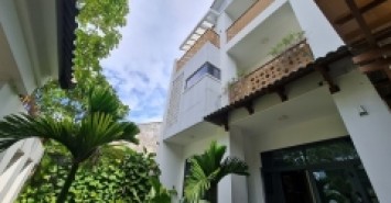 Chính Chủ Vì Đi Nơi Khác Sinh Sống Cần Bán Gấp Villa DT sàn 335,9m2 , 3 tầng, 06 phòng ngủ Đẹp Ở P13, Quận Bình Thạnh.