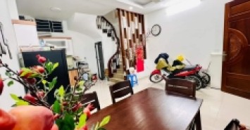 HIẾM BẬC NHẤT TÂY HỒ, 5 TẦNG, 10M Ô TÔ TRÁNH NHAU, NHÀ CÒN MỚI.