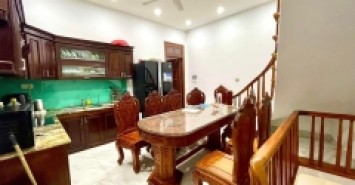 Bán nhà Cầu Giấy - Ngõ to Phố Hoàng Quốc Việt - Ô tô tránh -  70m - Nhỉnh 7 tỷ - 2 Thoáng - Ở ngay