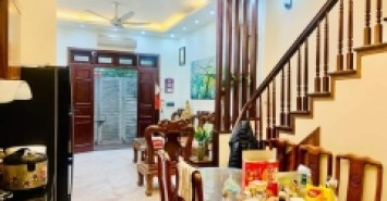 Bán nhà Tứ Liên 103M2, 4 tầng, 7.5 tỷ - Nhà đẹp phân lô, ô tô đỗ cửa, giá rẻ mất phanh