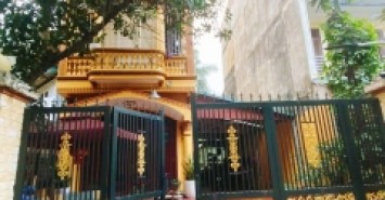 BÁN GẤP BIỆT THỰ CỔ NGAY CHÂN MIPEC TOWER LONG BIÊN 170M2 SÂN VƯỜN Ô TÔ VÀO NHÀ 17 TỶ