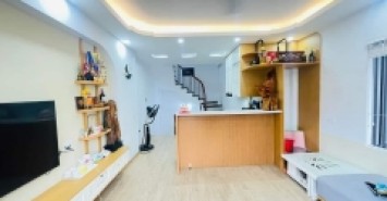 Giảm 150 triệu. Nhà thoáng đẹp, ở sướng. Đình Thôn Mỹ Đình, 10m ra Ô tô, 5 tầng, 5.05 tỷ